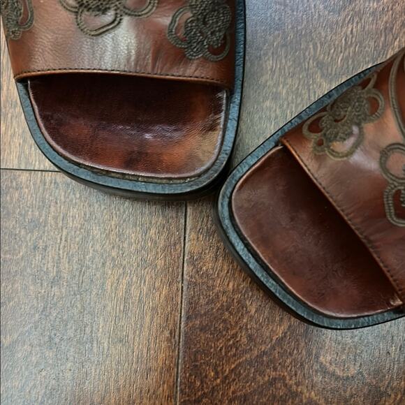 Via Spiga Rare Retro Square Toe Platform Heels, Embroidered Leather, Size 6 - Picture 5 of 15